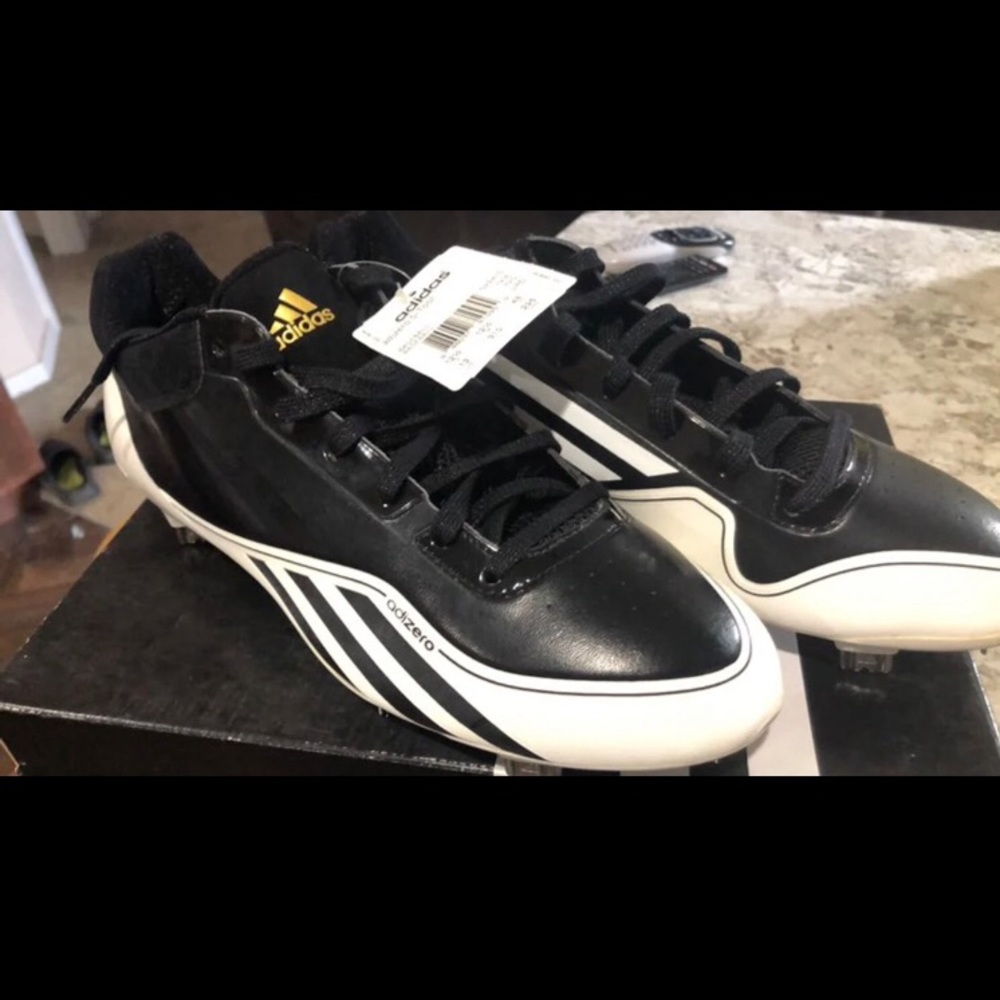 Adidas baseball cleats! NWT!!